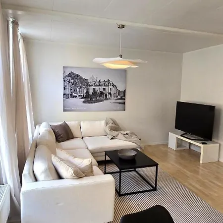Apartamento Fin Sentrumsnaer I Rolige Omgivelser *
